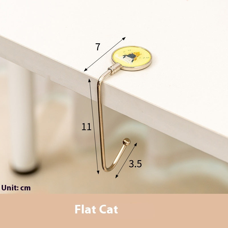 Measurement of a hook with dimensions labeled in centimeters, featuring the brand 'Flat Cat'.